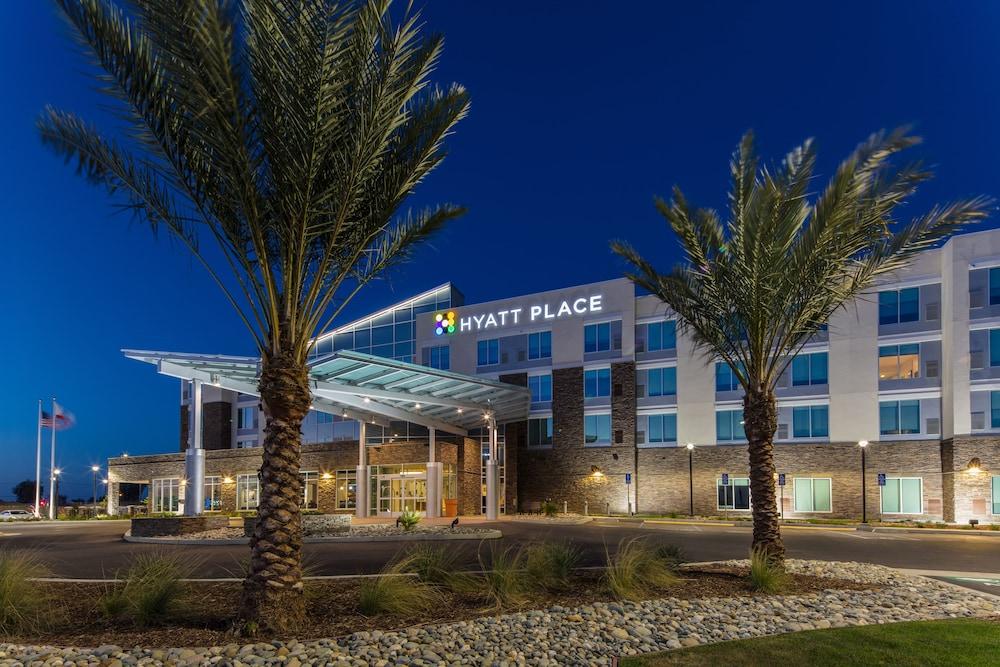 Hyatt Place Delano Exterior photo