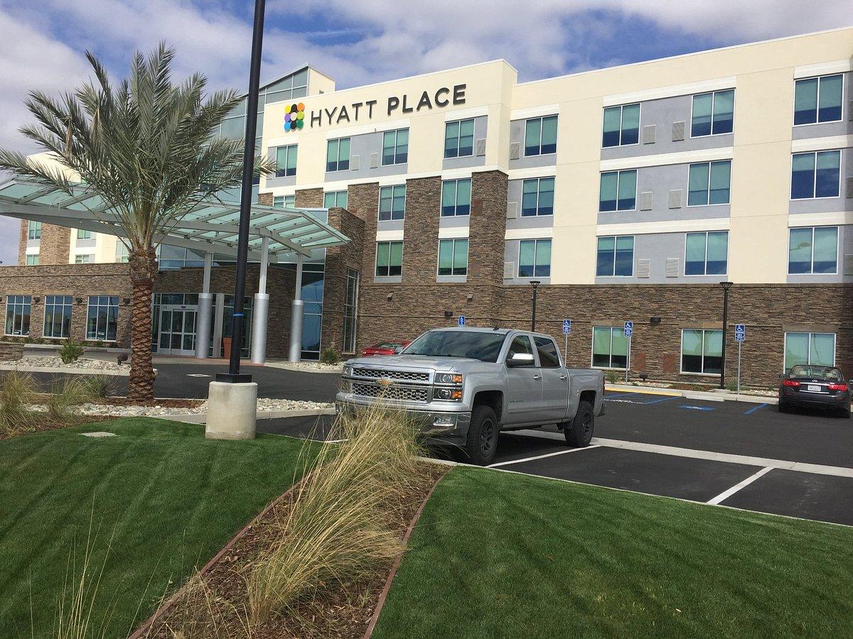 Hyatt Place Delano Exterior photo