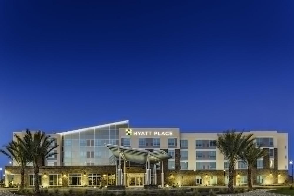Hyatt Place Delano Exterior photo